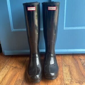 Hunter tall black glossy rain boots size 9
